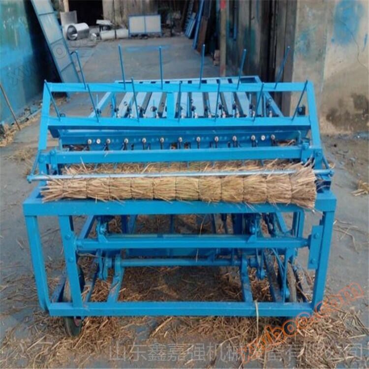 Vegetable greenhouse insulation grass curtain machine Xinjiaqiang automatic edge cutting multifunctional electric reed curtain machine