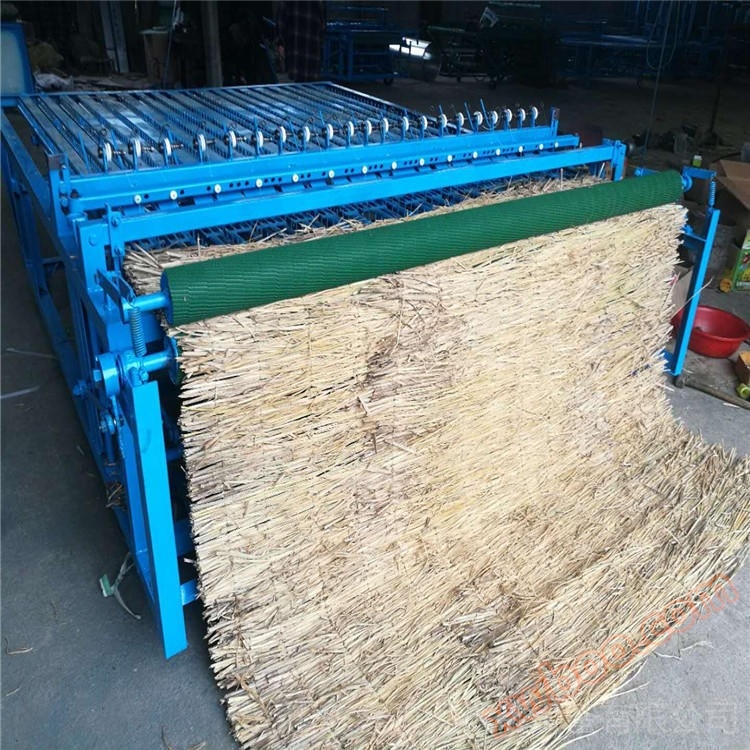 Electric straw curtain machine, reed straw curtain machine, Xinjiaqiang adjustable needle distance, winter greenhouse insulation straw weaving machine