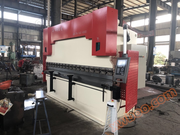 Elektrohydraulische Servobooimachine WE67K-160/4000