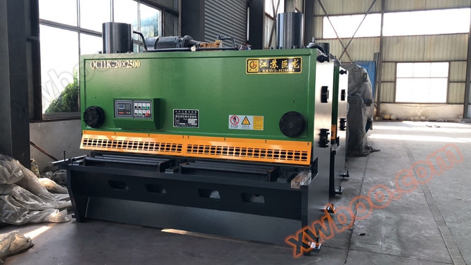 디지털 제어 브레이크 커터 QC11K-20X2500