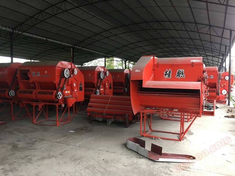 Self propelled harvester (agricultural machinery)