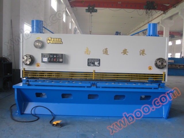 QC11K CNC tagliatrice