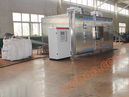 Energy saving low-temperature sludge drying integrated machine