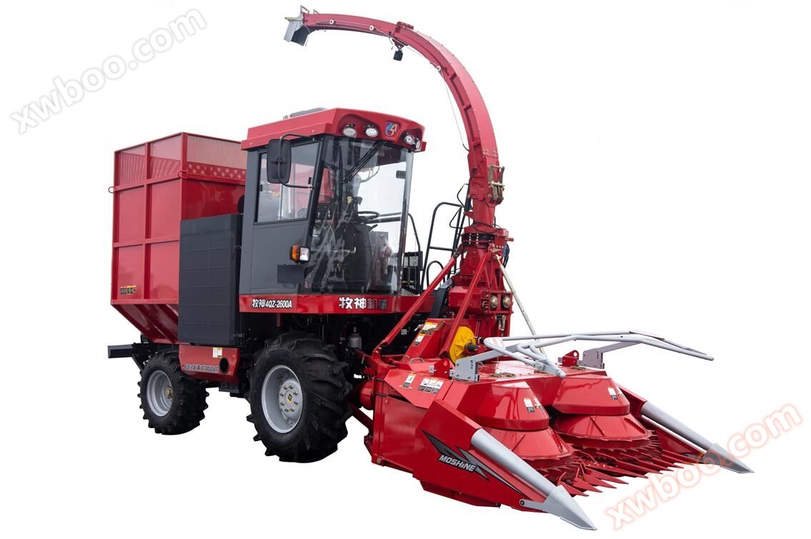 牧神4 QZ-2600/2600 A型自走式青（黄）貯蔵飼料収穫機